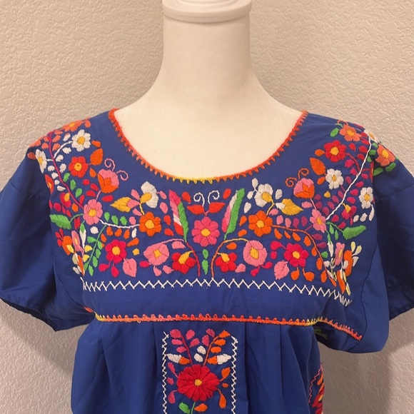 ⚜️🔷⚜️Traditional Mexican Tehuacán Embroidered woman’s dress - Picture 3 of 16